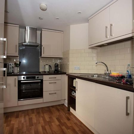 Salisbury 2-Bed Luxury Apartment エクステリア 写真