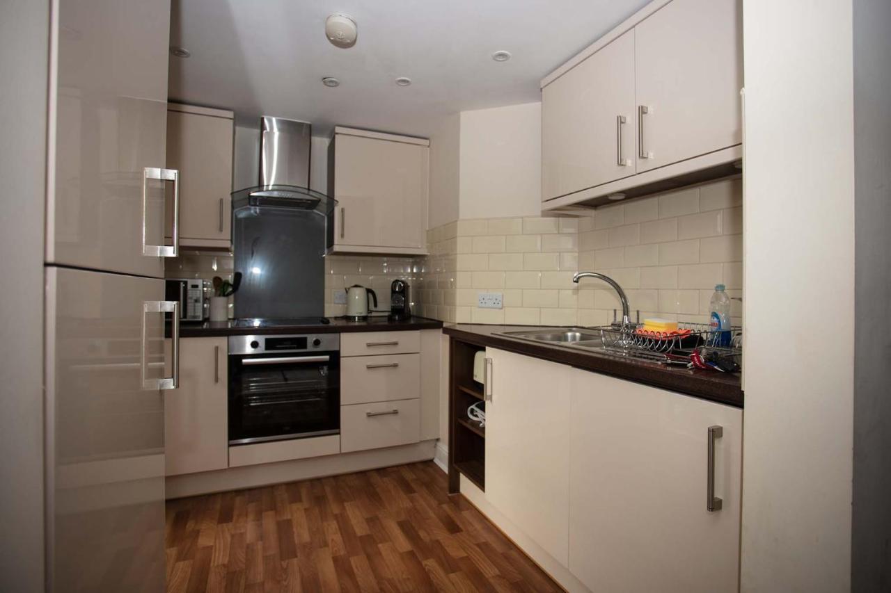 Salisbury 2-Bed Luxury Apartment エクステリア 写真